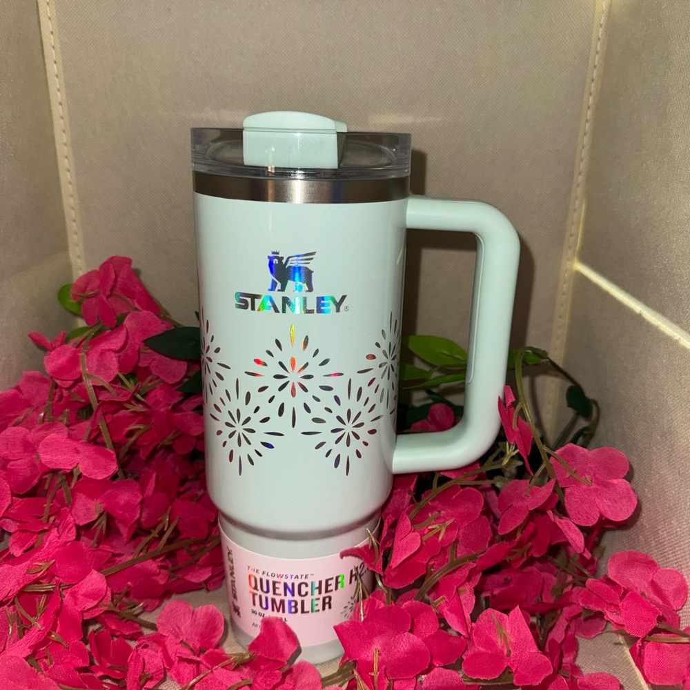 Stanley Tumbler Winter Wonderland collection - Icicle Gloss 30oz